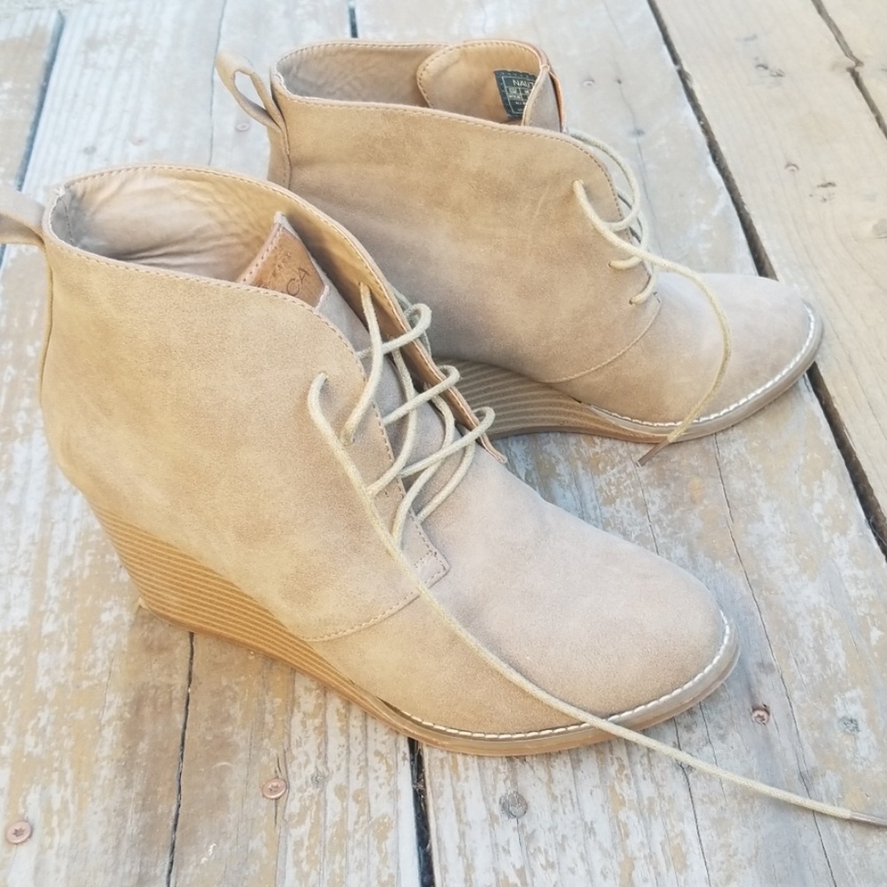 EUC Nautica booties, tan color, size 8
